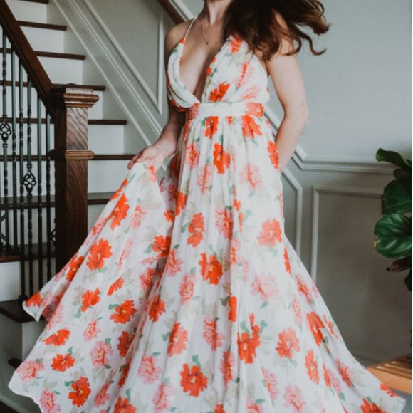 the clothing company Dresses & Skirts - White Floral Maxi Dress